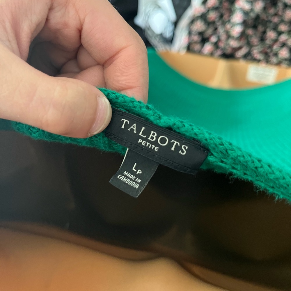 Talbots Emerald Green V-Neck Sweater with Ribbed Texture - Picture 2 of 3
